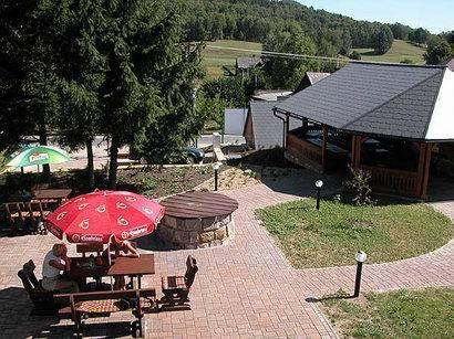 Restaurace a Penzion Česká Hospoda Heřmanice Exterior foto